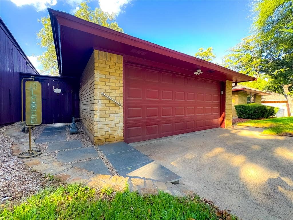 4805 Bonneville Drive, Arlington, TX 76016 4805 Bonneville Drive, Arlington, TX 76016