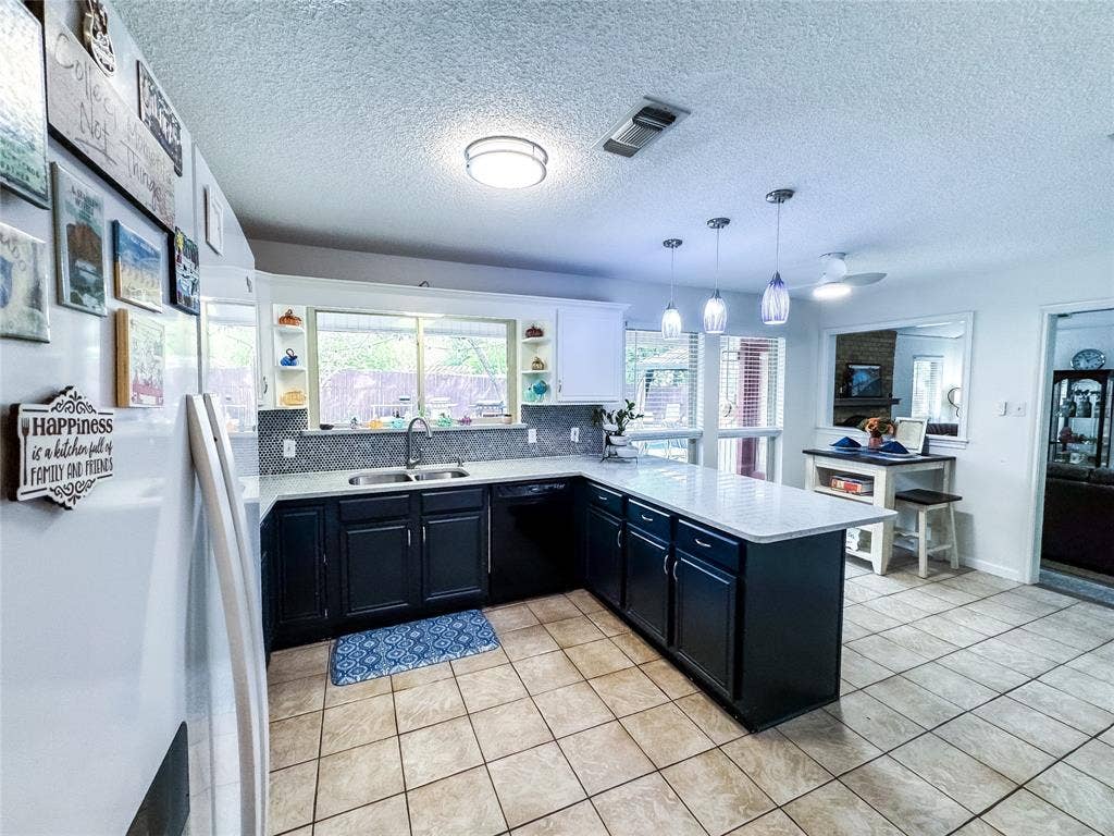 4805 Bonneville Drive, Arlington, TX 76016 4805 Bonneville Drive, Arlington, TX 76016