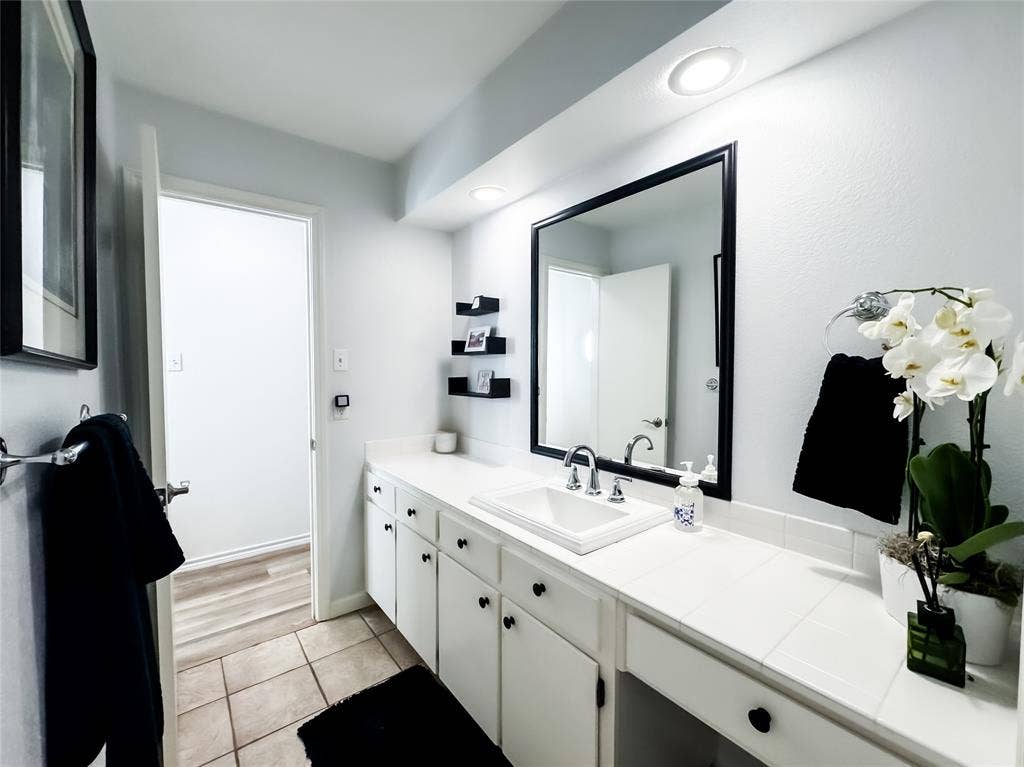 4805 Bonneville Drive, Arlington, TX 76016 4805 Bonneville Drive, Arlington, TX 76016