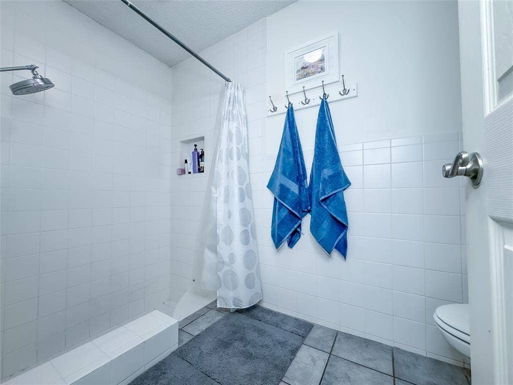 4805 Bonneville Drive, Arlington, TX 76016 4805 Bonneville Drive, Arlington, TX 76016