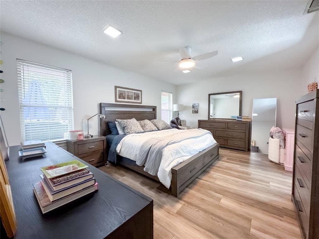 4805 Bonneville Drive, Arlington, TX 76016 4805 Bonneville Drive, Arlington, TX 76016
