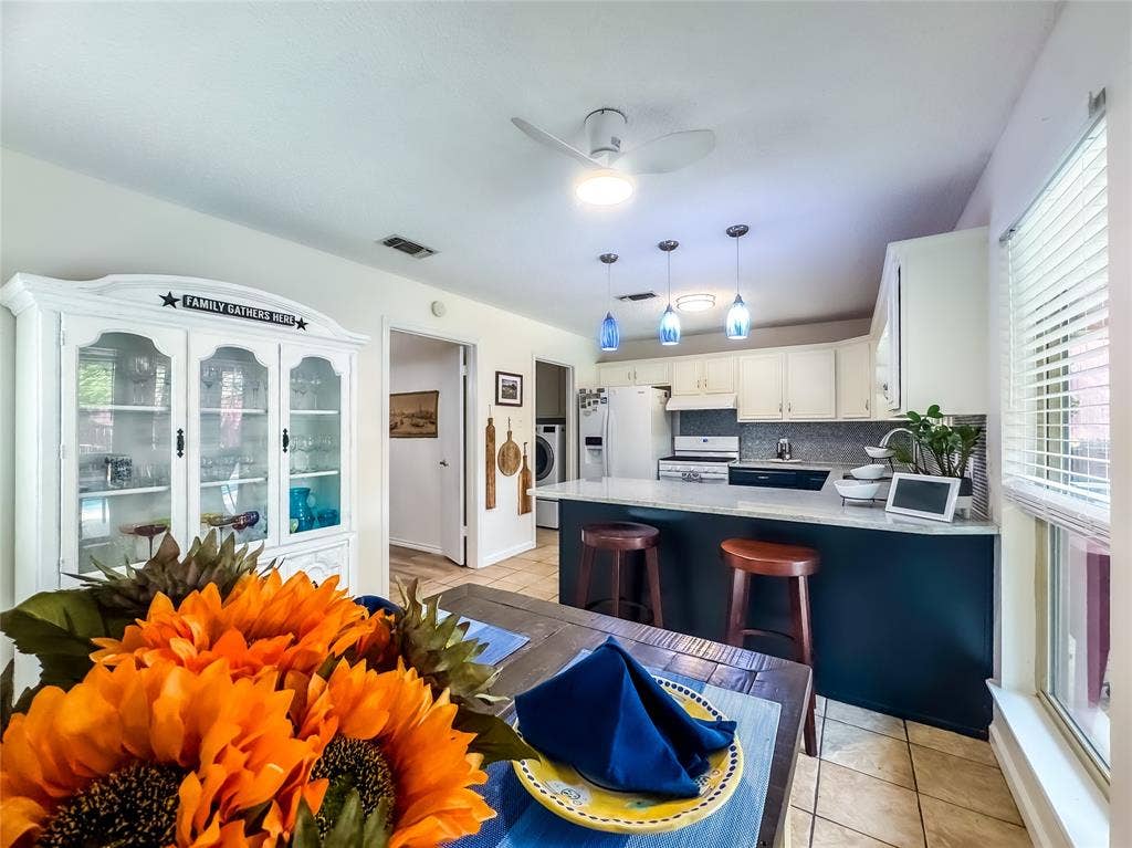 4805 Bonneville Drive, Arlington, TX 76016 4805 Bonneville Drive, Arlington, TX 76016