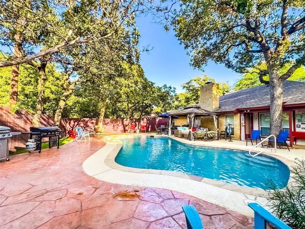 4805 Bonneville Drive, Arlington, TX 76016 4805 Bonneville Drive, Arlington, TX 76016