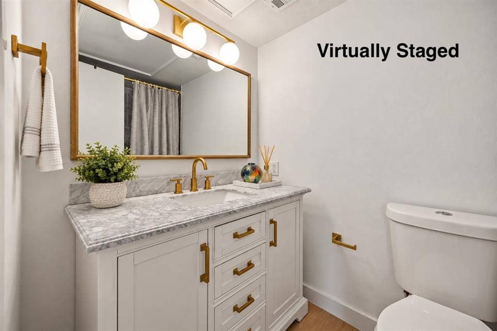 6060 Birchbrook Drive, #262, Dallas, TX 75206 Guest Bathroom