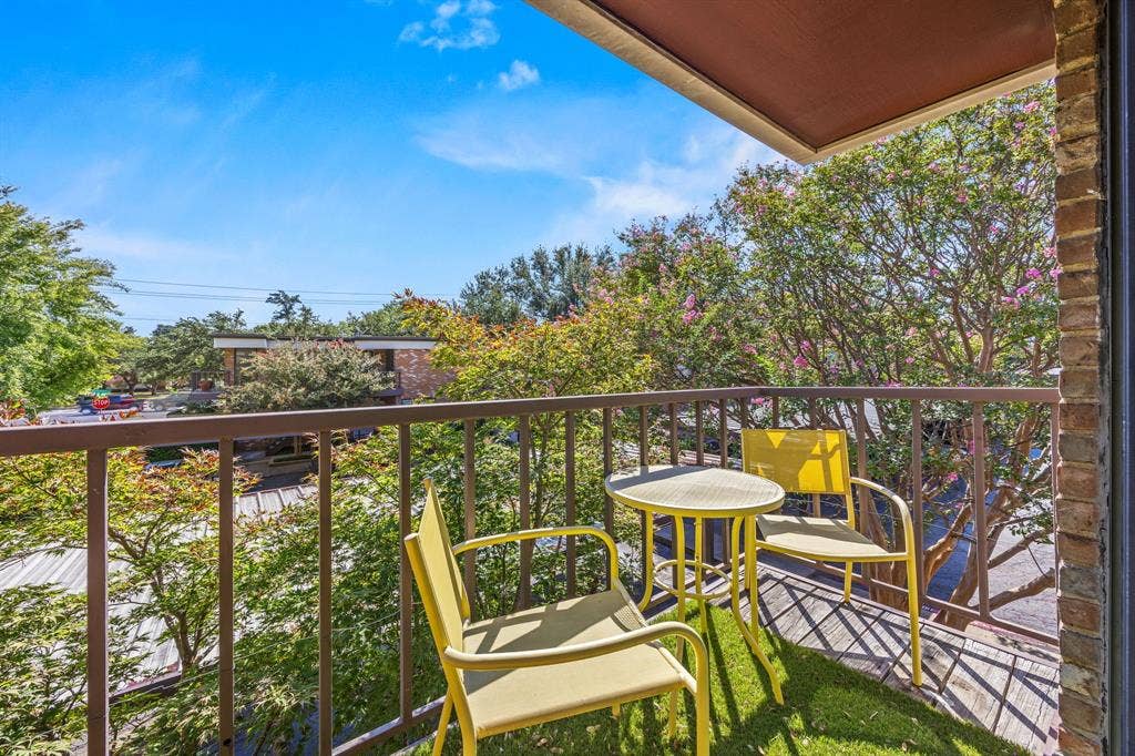 6060 Birchbrook Drive, #262, Dallas, TX 75206 6060 Birchbrook Drive, #262, Dallas, TX 75206