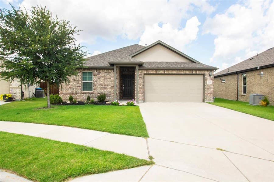 Property photo for 8840 Landergin Mesa Drive, Fort Worth, TX