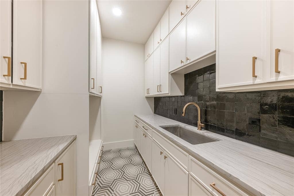 11923 Quincy Lane, Dallas, TX 75230