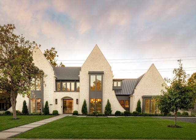 Property photo for 11923 Quincy Lane, Dallas, TX