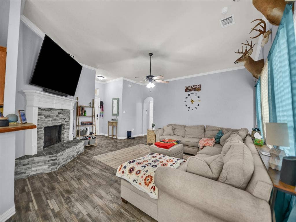 780 Stribling Circle, Azle, TX 76020 780 Stribling Circle, Azle, TX 76020