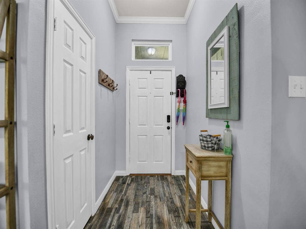 780 Stribling Circle, Azle, TX 76020 Entry and Ofiice door