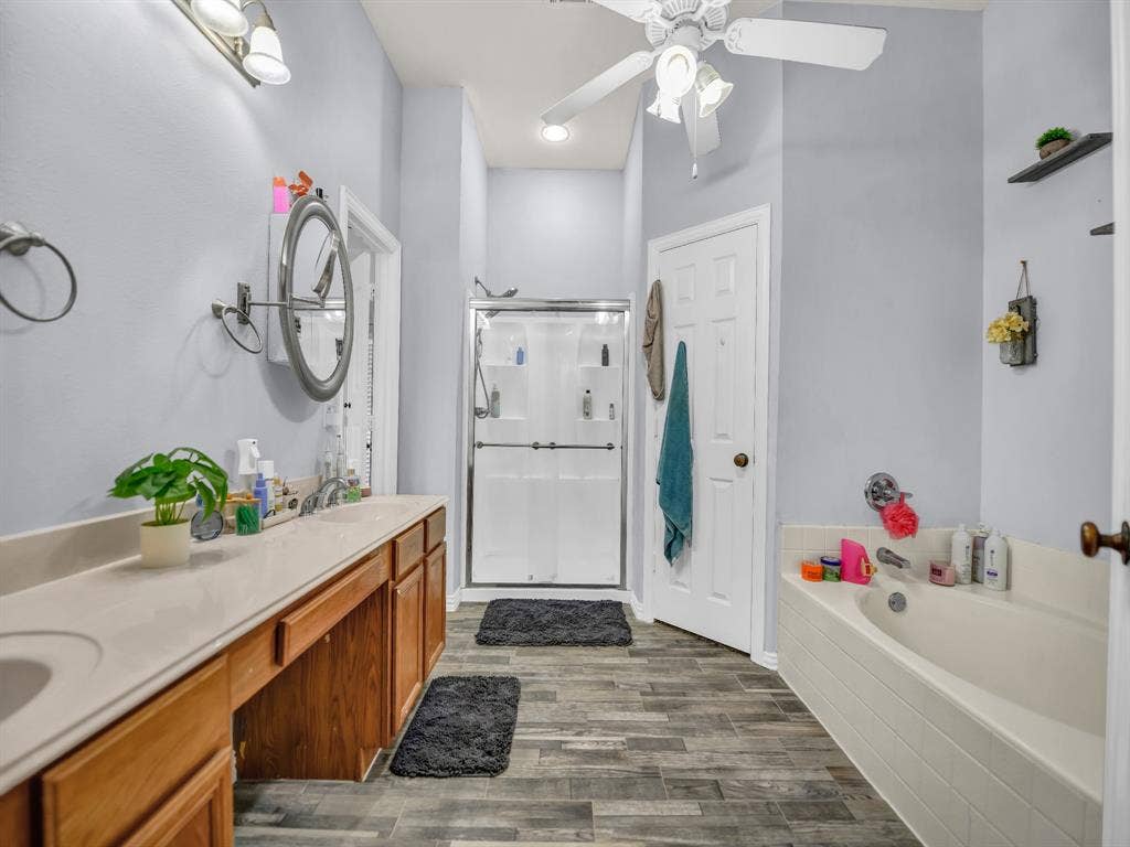 780 Stribling Circle, Azle, TX 76020 780 Stribling Circle, Azle, TX 76020