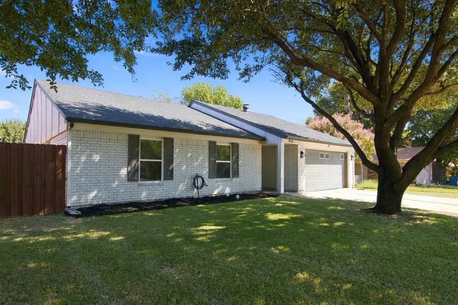 Property photo for 831 Beverly Drive, Grapevine, TX