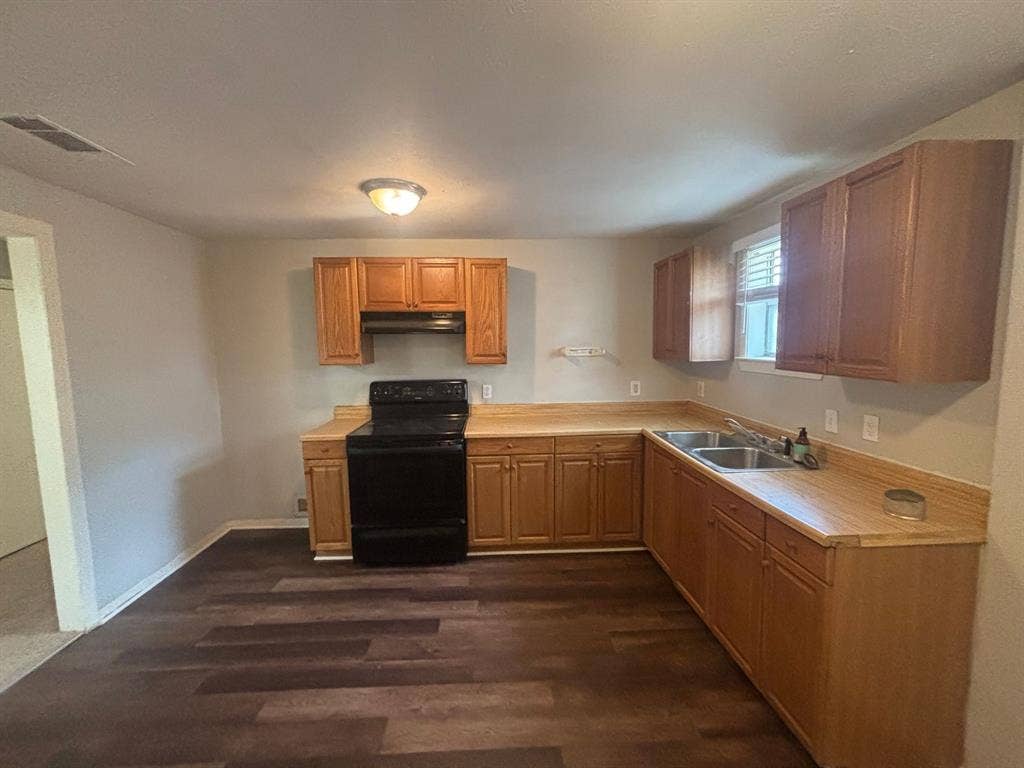 521 Ruth Street, #A, Denton, TX 76205 521 Ruth Street, #A, Denton, TX 76205