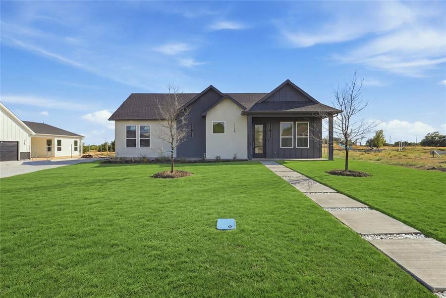 Property photo for 1126 Gannon Lane, DeSoto, TX