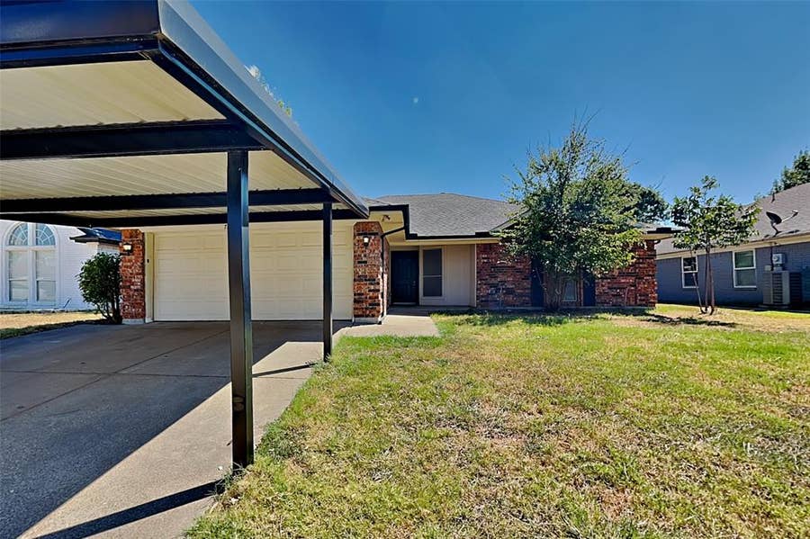 Property photo for 7732 Pear Tree Lane, Watauga, TX