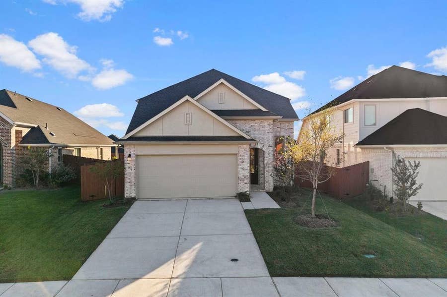 Property photo for 3933 Avendale, Heartland, TX