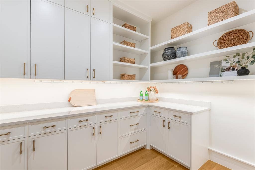 6016 Del Roy Drive, Dallas, TX 75230 6016 Del Roy Drive, Dallas, TX 75230