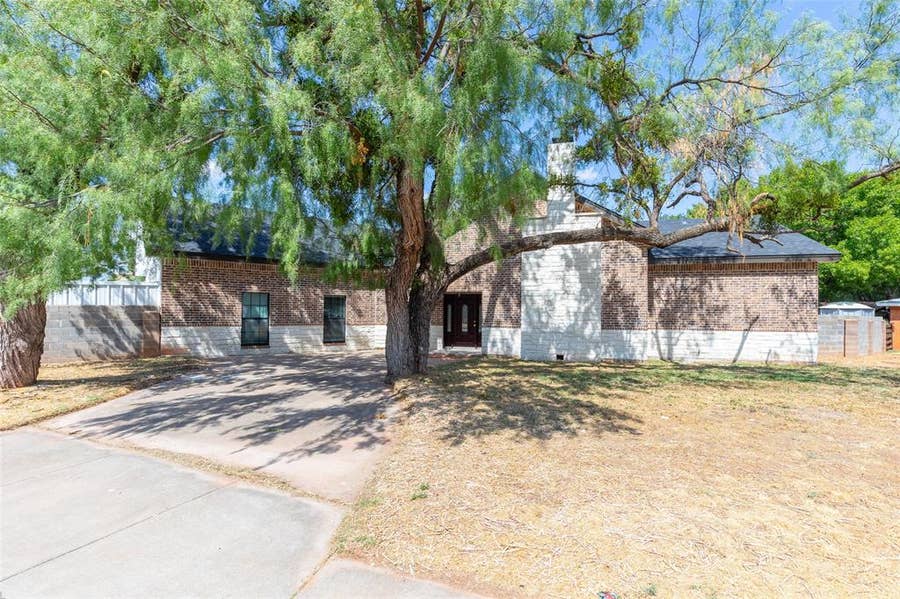 Property photo for 1394 S Pioneer Drive, Abilene, TX
