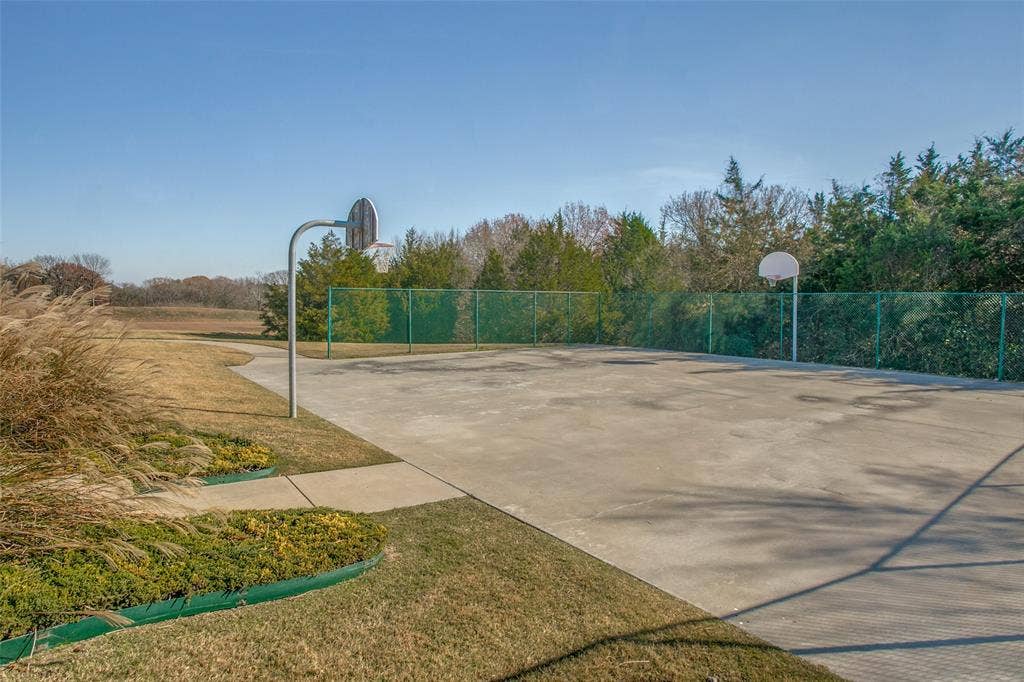 Come shoot some hoops!