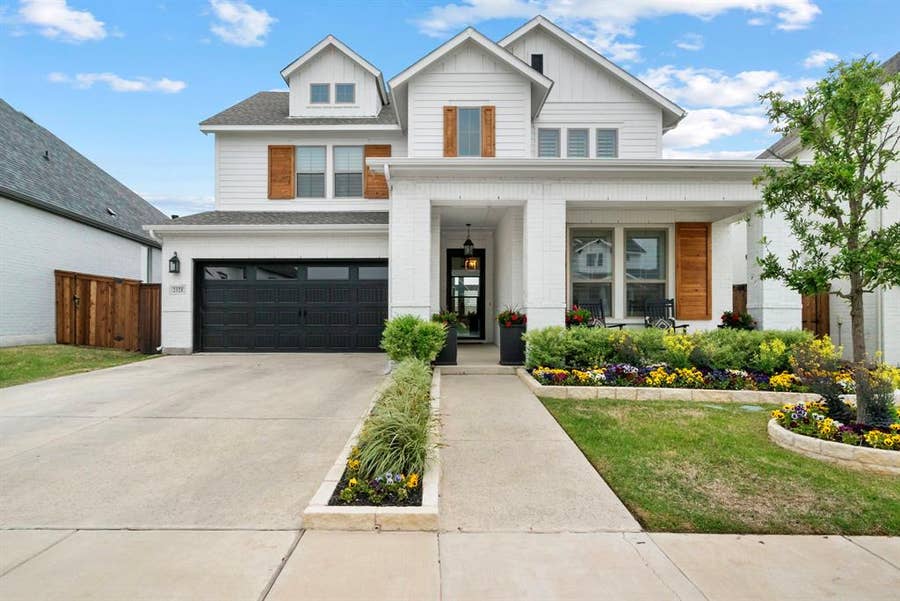 Property photo for 2325 Offerande Drive, Fort Worth, TX
