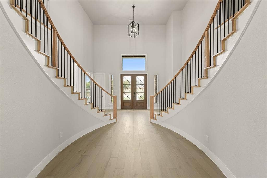200 Cheyenne Mountain- Entry-2