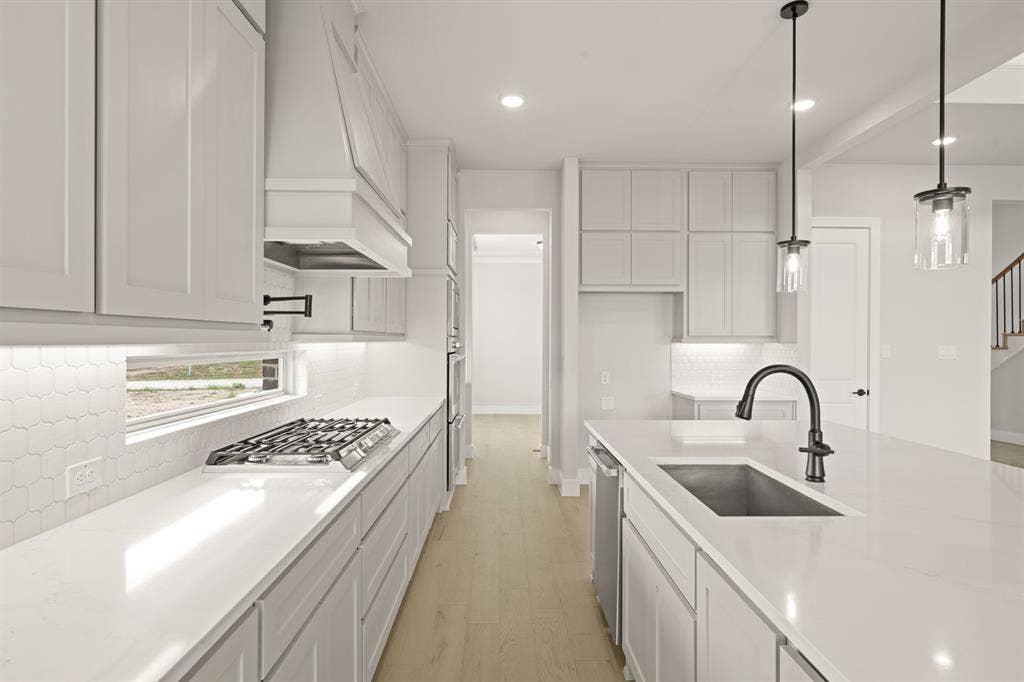 200 Cheyenne Mountain- Kitchen-3
