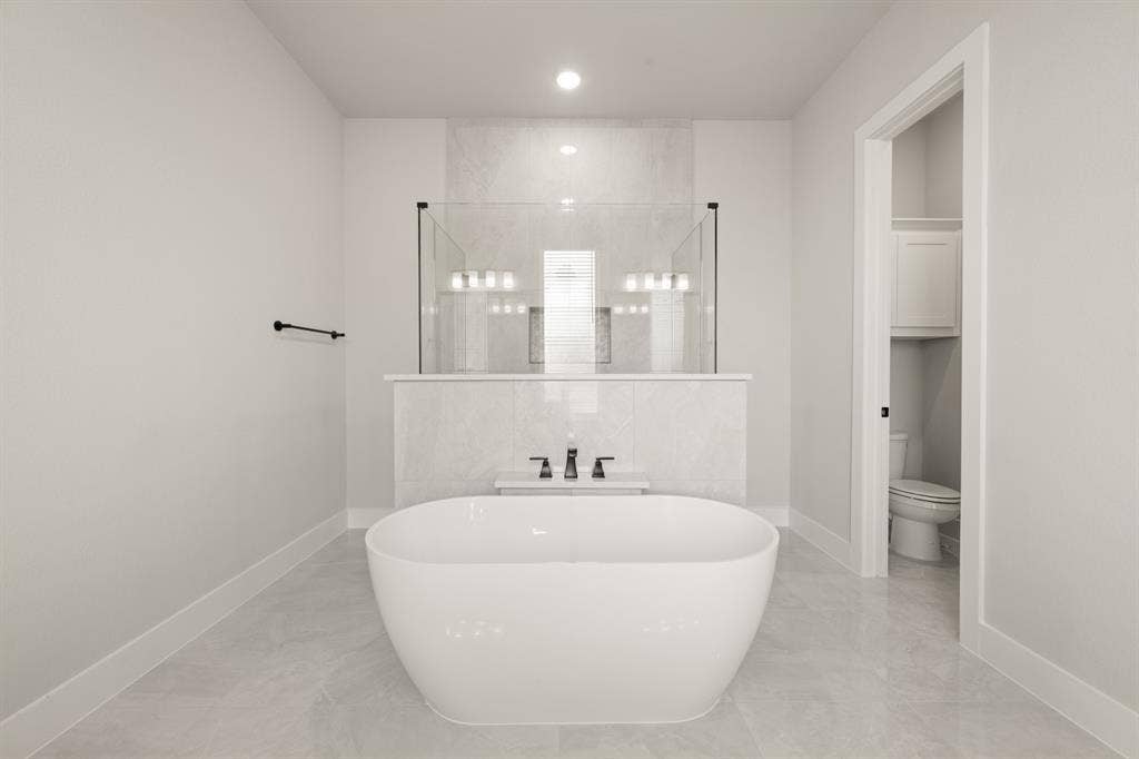 200 Cheyenne Mountain- Primary Suite-4