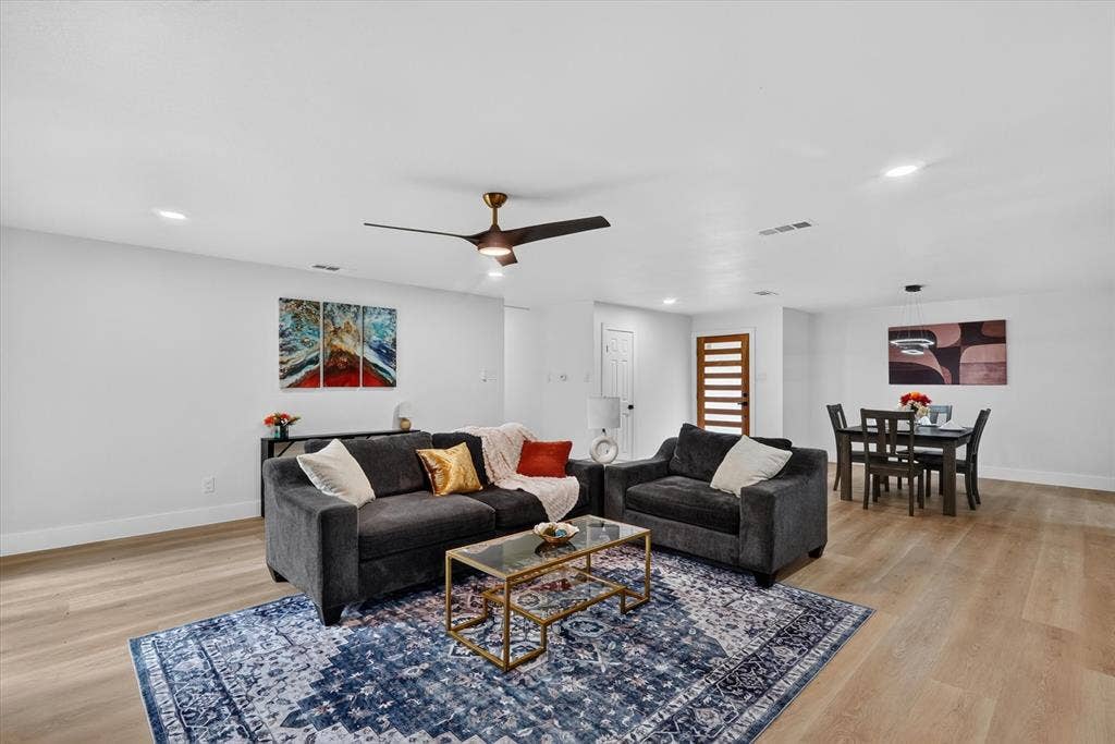 1104 Westwood Drive, Plano, TX 75075 1104 Westwood Drive, Plano, TX 75075