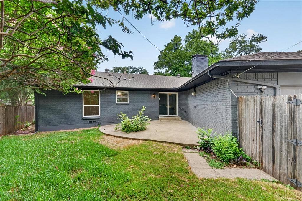 1104 Westwood Drive, Plano, TX 75075 1104 Westwood Drive, Plano, TX 75075
