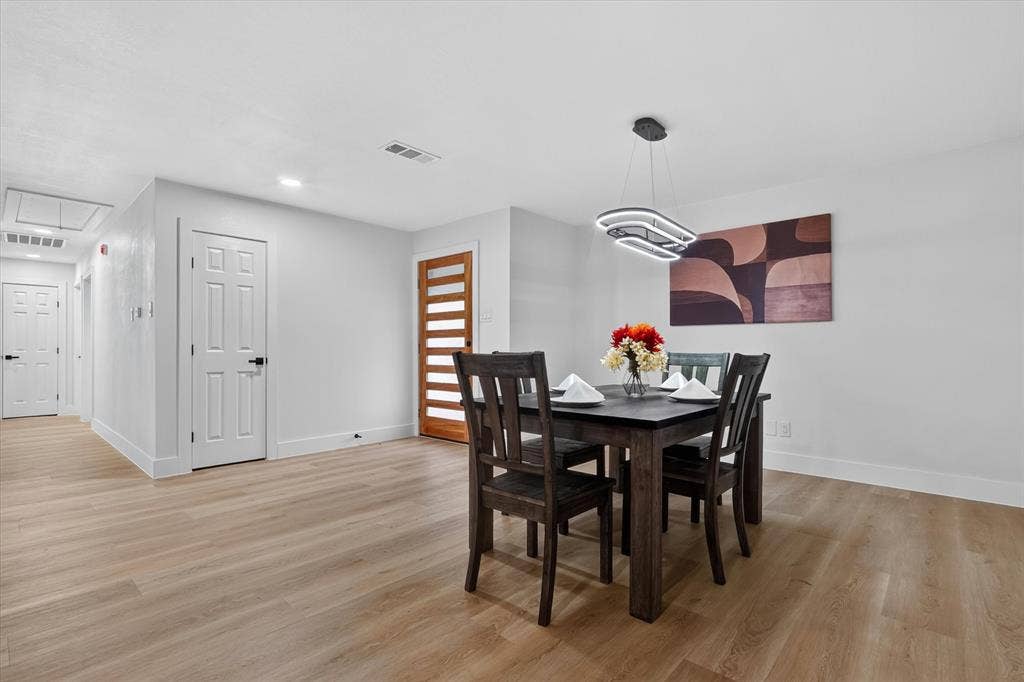 1104 Westwood Drive, Plano, TX 75075 1104 Westwood Drive, Plano, TX 75075