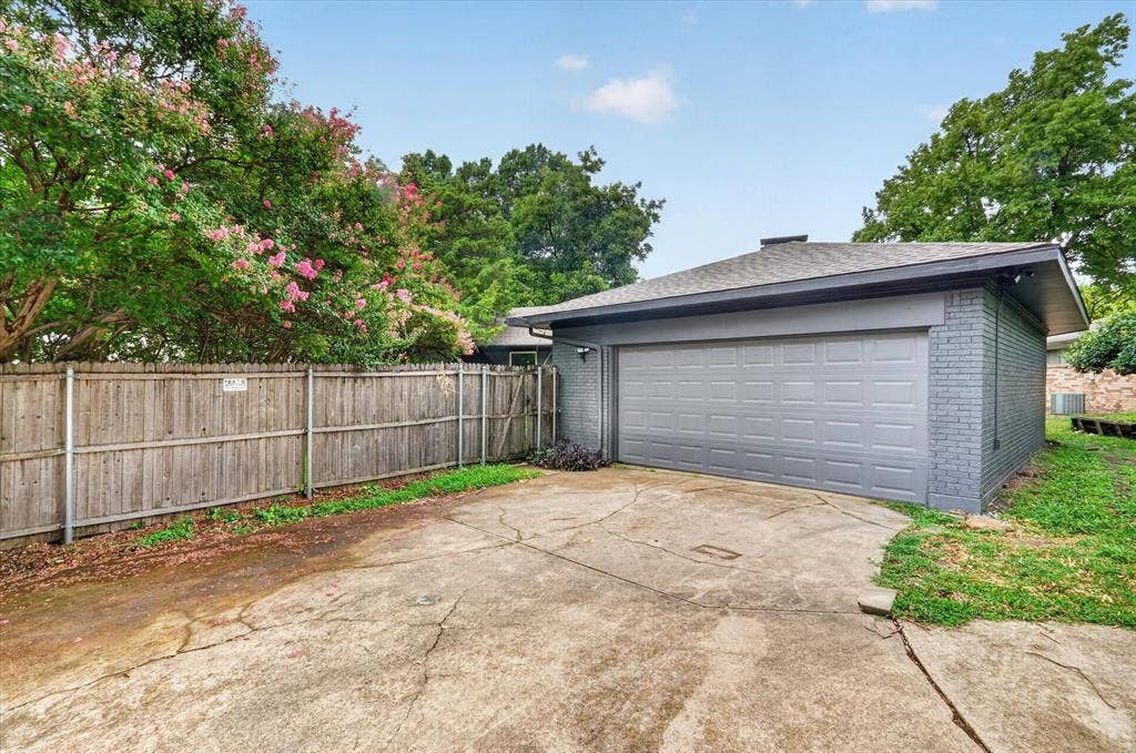 1104 Westwood Drive, Plano, TX 75075 1104 Westwood Drive, Plano, TX 75075