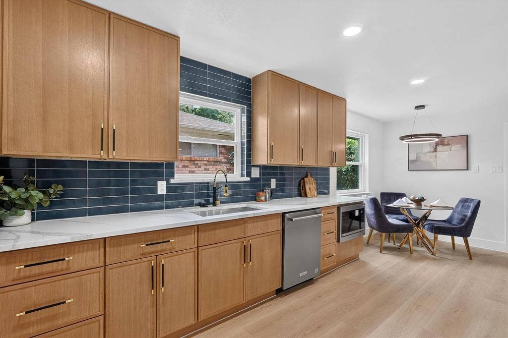 1104 Westwood Drive, Plano, TX 75075 1104 Westwood Drive, Plano, TX 75075