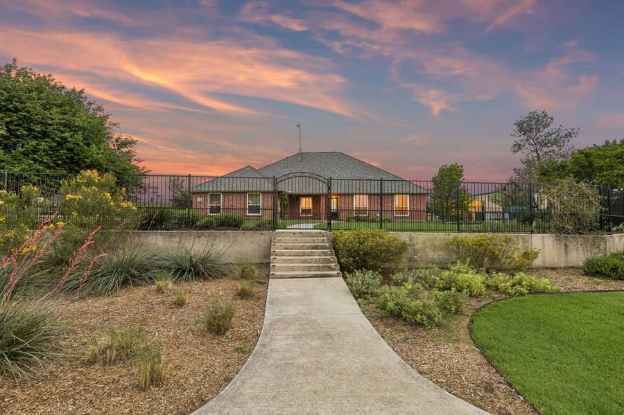 Property photo for 1901 Saw Tooth Court, Haslet, TX
