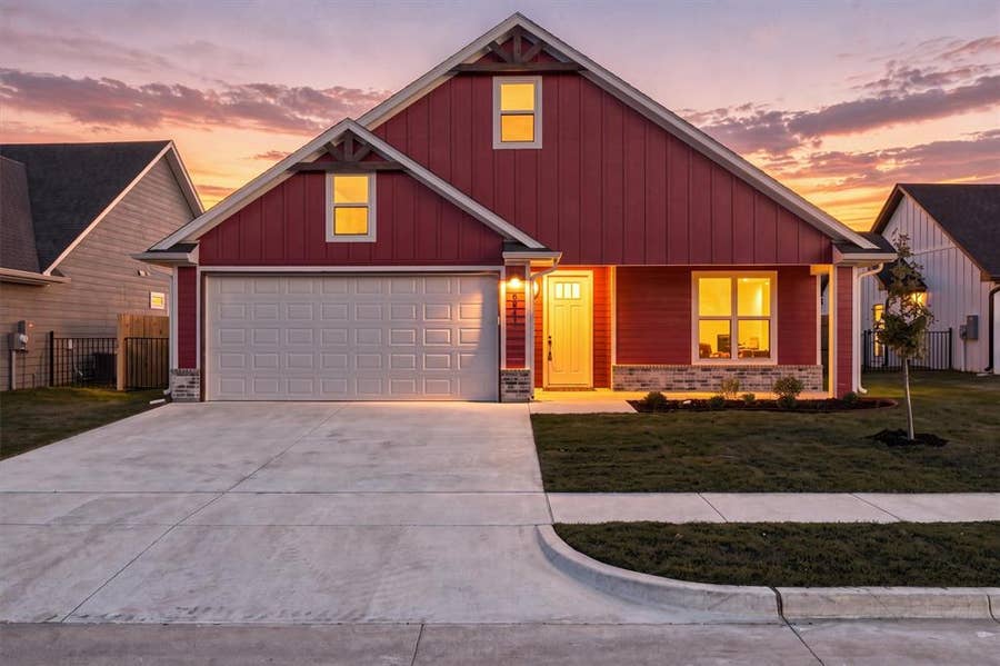 Property photo for 804 Lavender Court, Tolar, TX