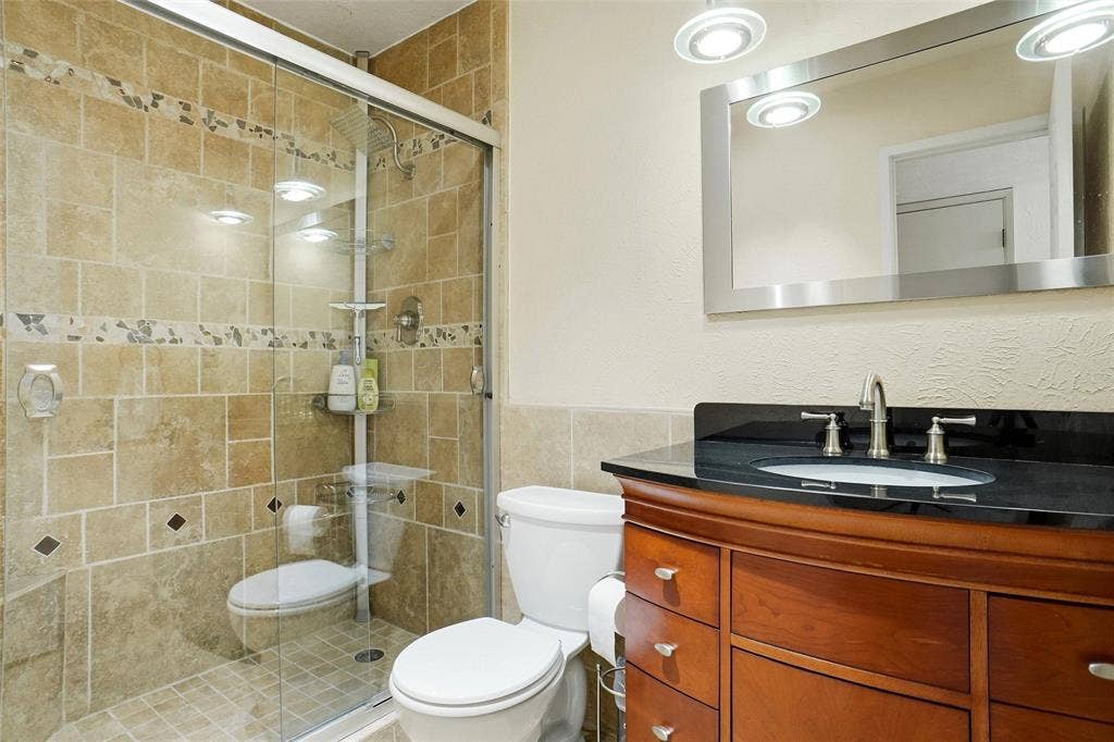 1116 Bass Drive, Plano, TX 75025 1116 Bass Drive, Plano, TX 75025