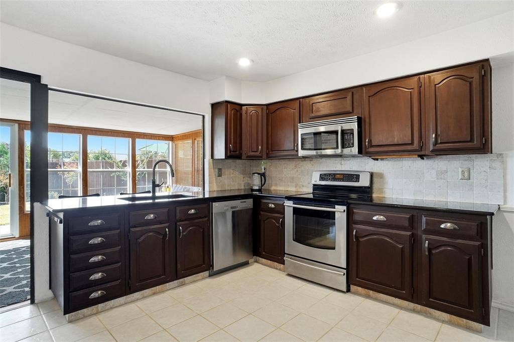 1116 Bass Drive, Plano, TX 75025 1116 Bass Drive, Plano, TX 75025