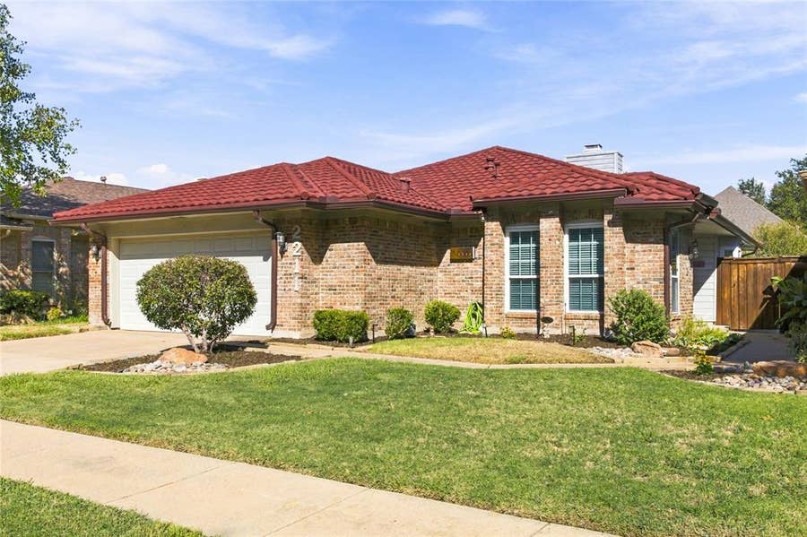 Property photo for 2211 Mediterranean Avenue, Arlington, TX