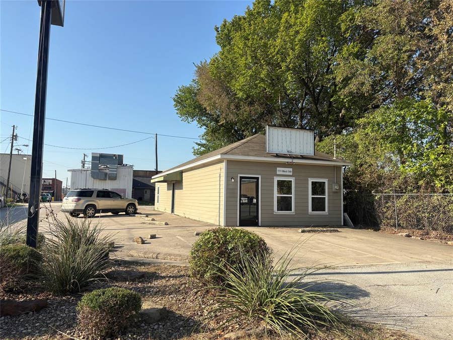 Property photo for 111 W 5th Street, Justin, TX