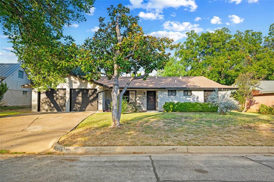 Property photo for 6920 Valhalla Road, Fort Worth, TX