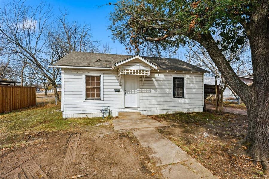 Property photo for 803 E 14th Street, Bonham, TX