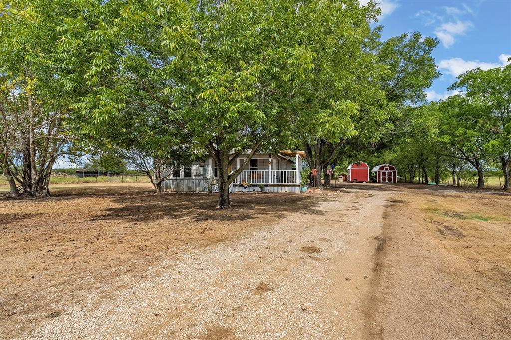 393 Peevey Lane, Robinson, TX 76706 393 Peevey Lane, Robinson, TX 76706