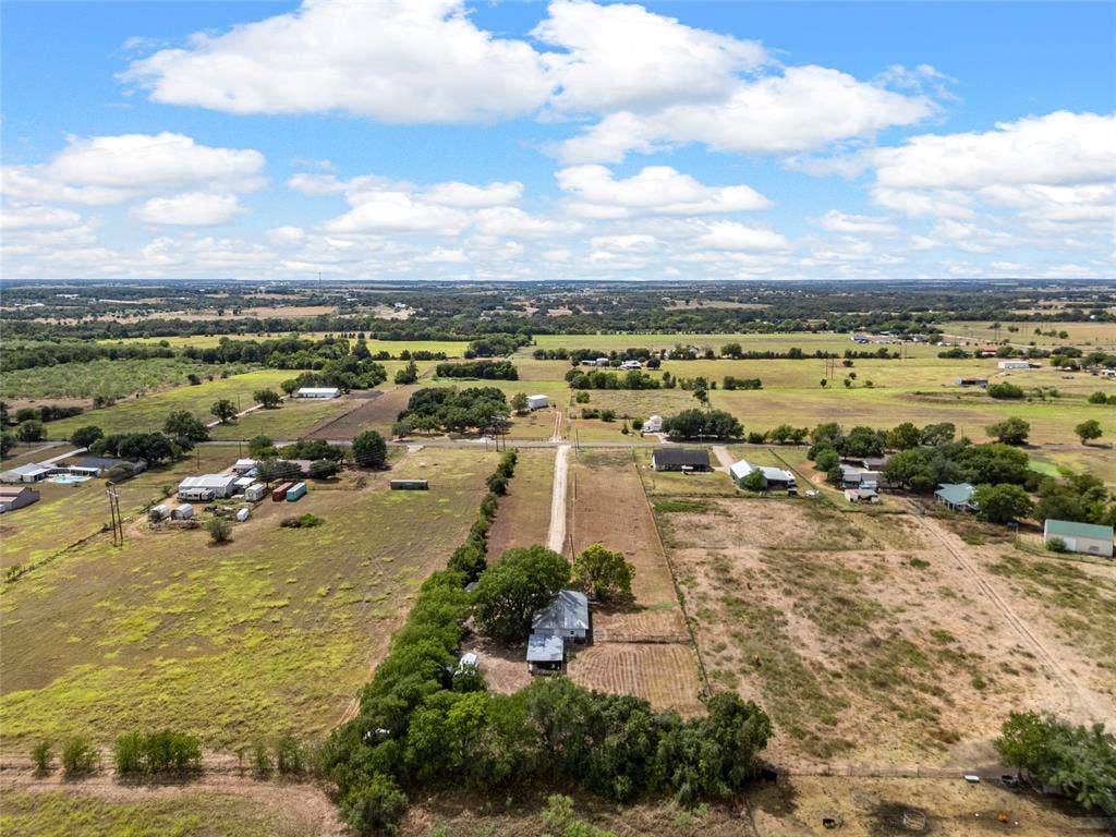 393 Peevey Lane, Robinson, TX 76706 393 Peevey Lane, Robinson, TX 76706