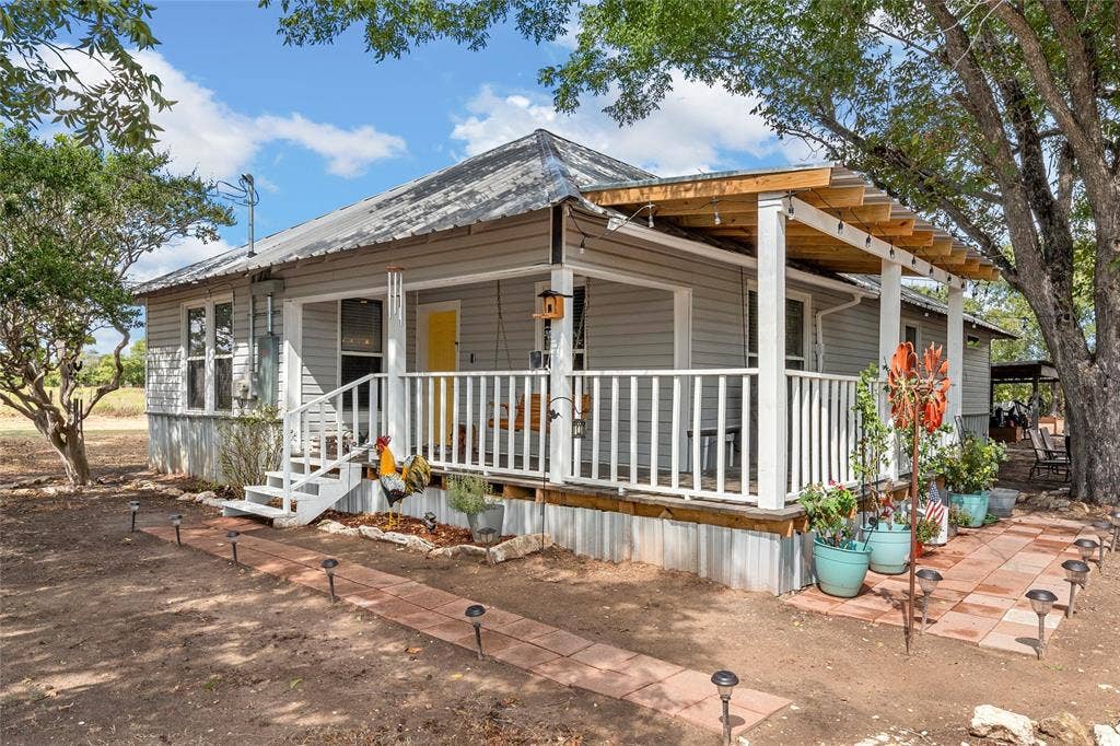 393 Peevey Lane, Robinson, TX 76706 393 Peevey Lane, Robinson, TX 76706