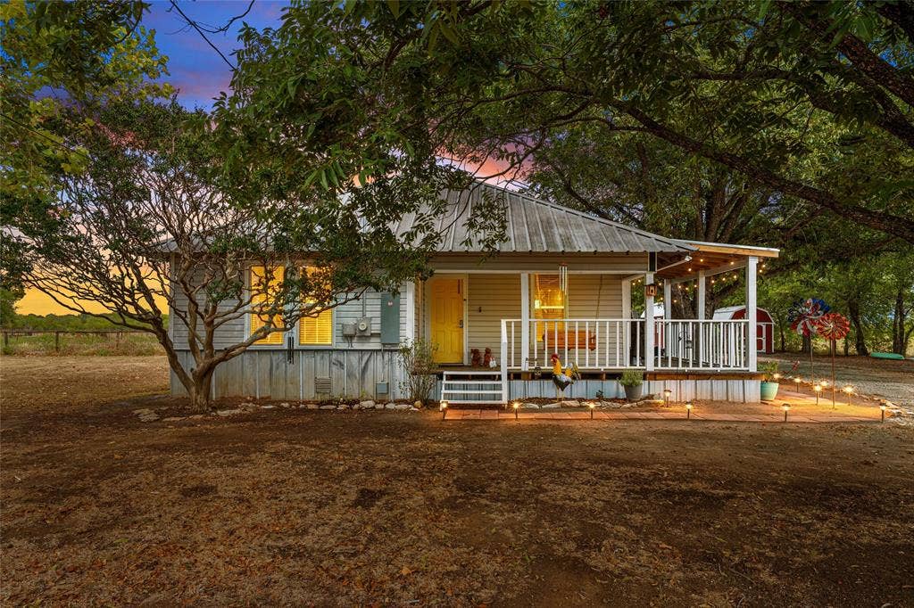 393 Peevey Lane, Robinson, TX 76706 393 Peevey Lane, Robinson, TX 76706