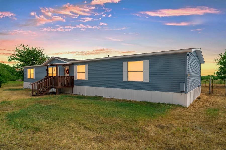 Property photo for 5415 Eddy Gatesville Parkway, Moody, TX