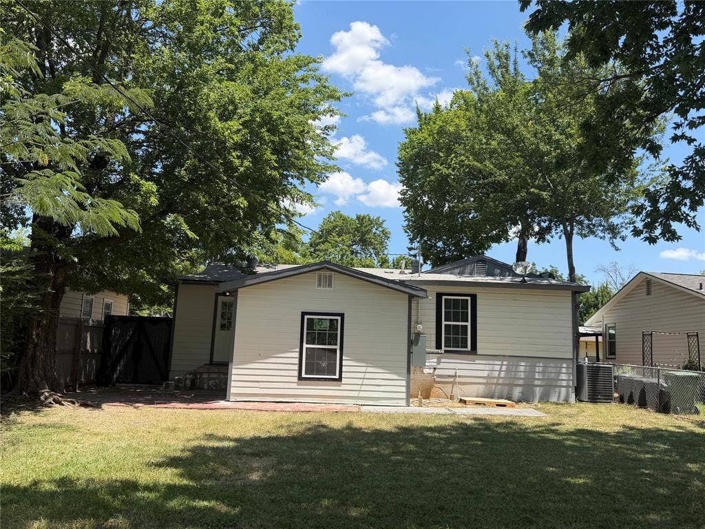 231 Elm Street, Hurst, TX 76053 231 Elm Street, Hurst, TX 76053