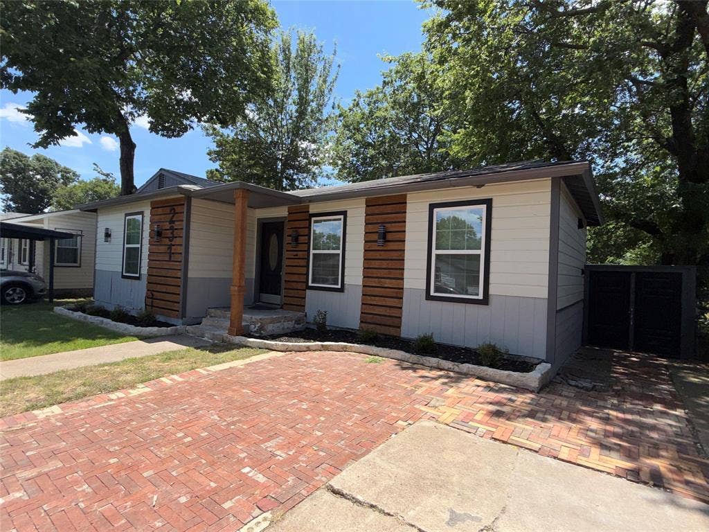 231 Elm Street, Hurst, TX 76053 231 Elm Street, Hurst, TX 76053