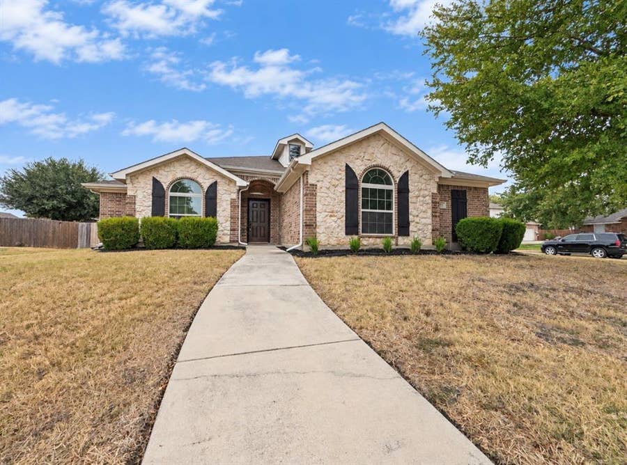 Property photo for 923 Grouse Road, Glenn Heights, TX