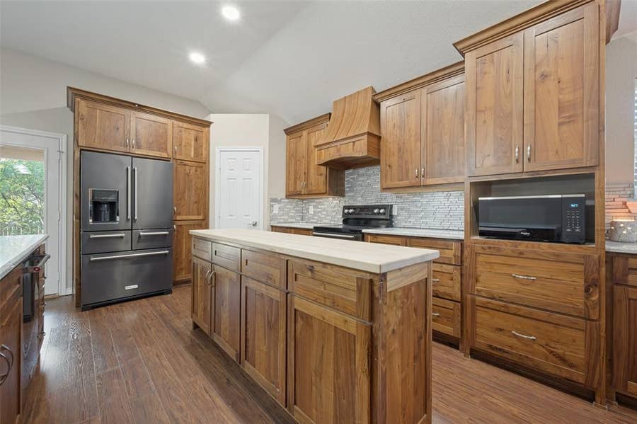 Property photo for 217 Southpeak Lane, Ponder, TX
