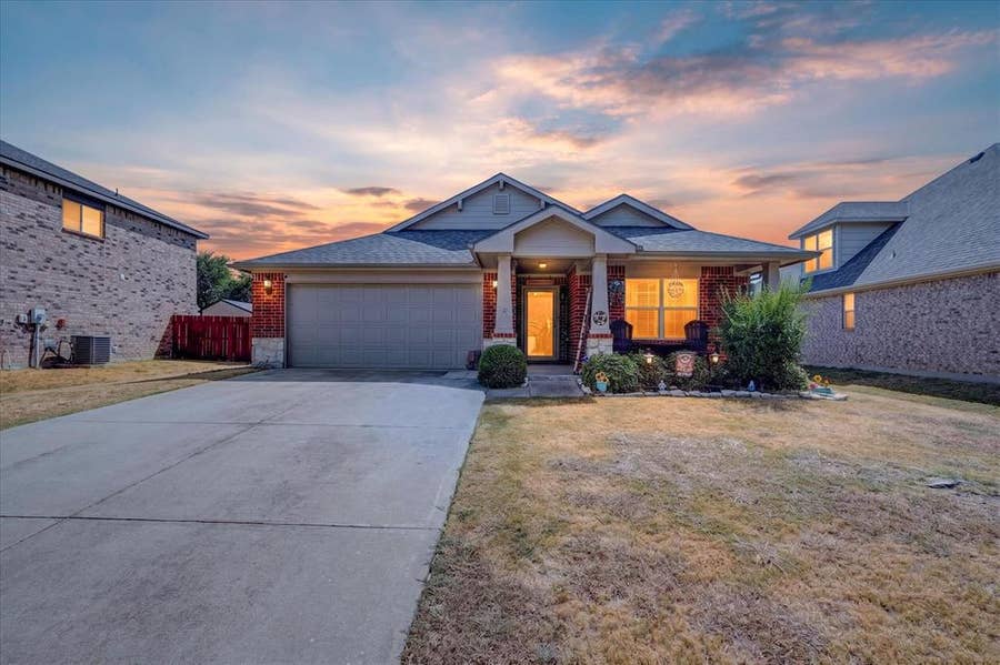 Property photo for 521 Leatherman Drive, Saginaw, TX